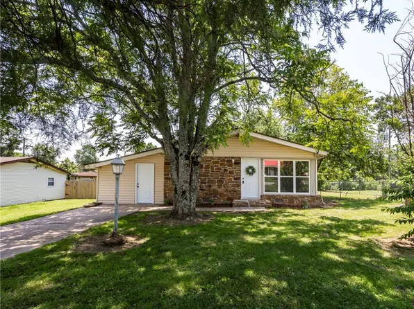 308 Kane St, Siloam Springs, AR 72761