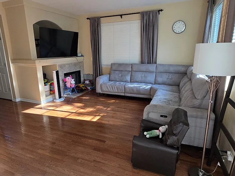 1212 Townes Cir — Photo 4