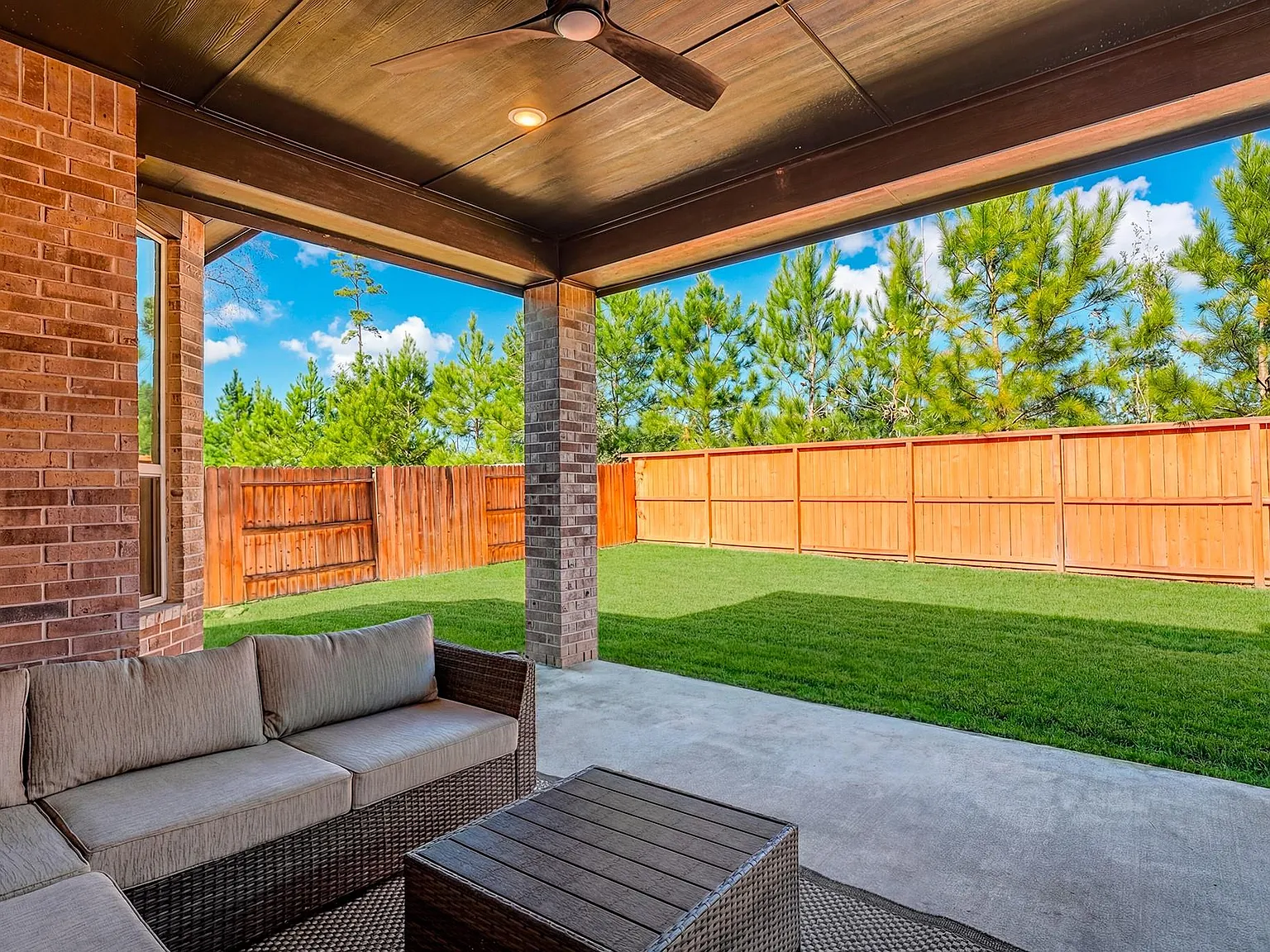 4 bed, 3.0 bath, 2742 sqft, $3,750 — Photo 4