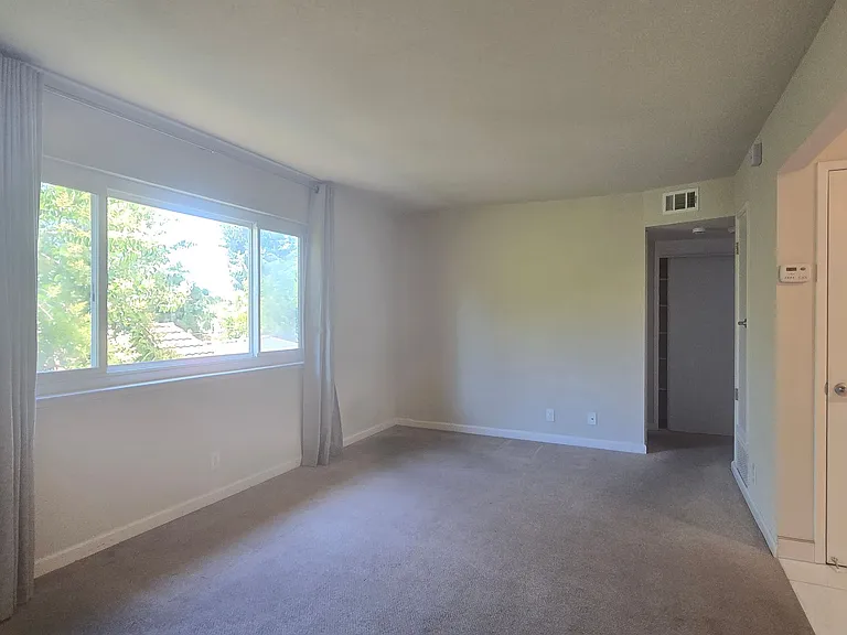 3591 Brookdale Dr — Photo 4