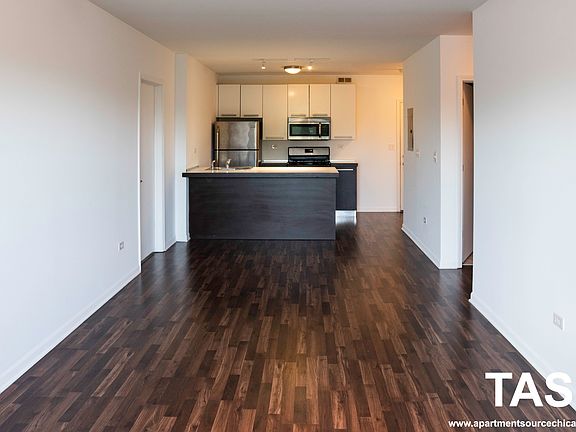 4th image of 1544 W Glenlake Ave APT 5G