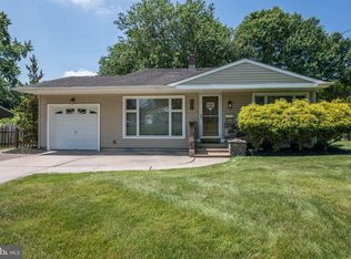 1543 N Bowling Green Dr, Cherry Hill, NJ 08003