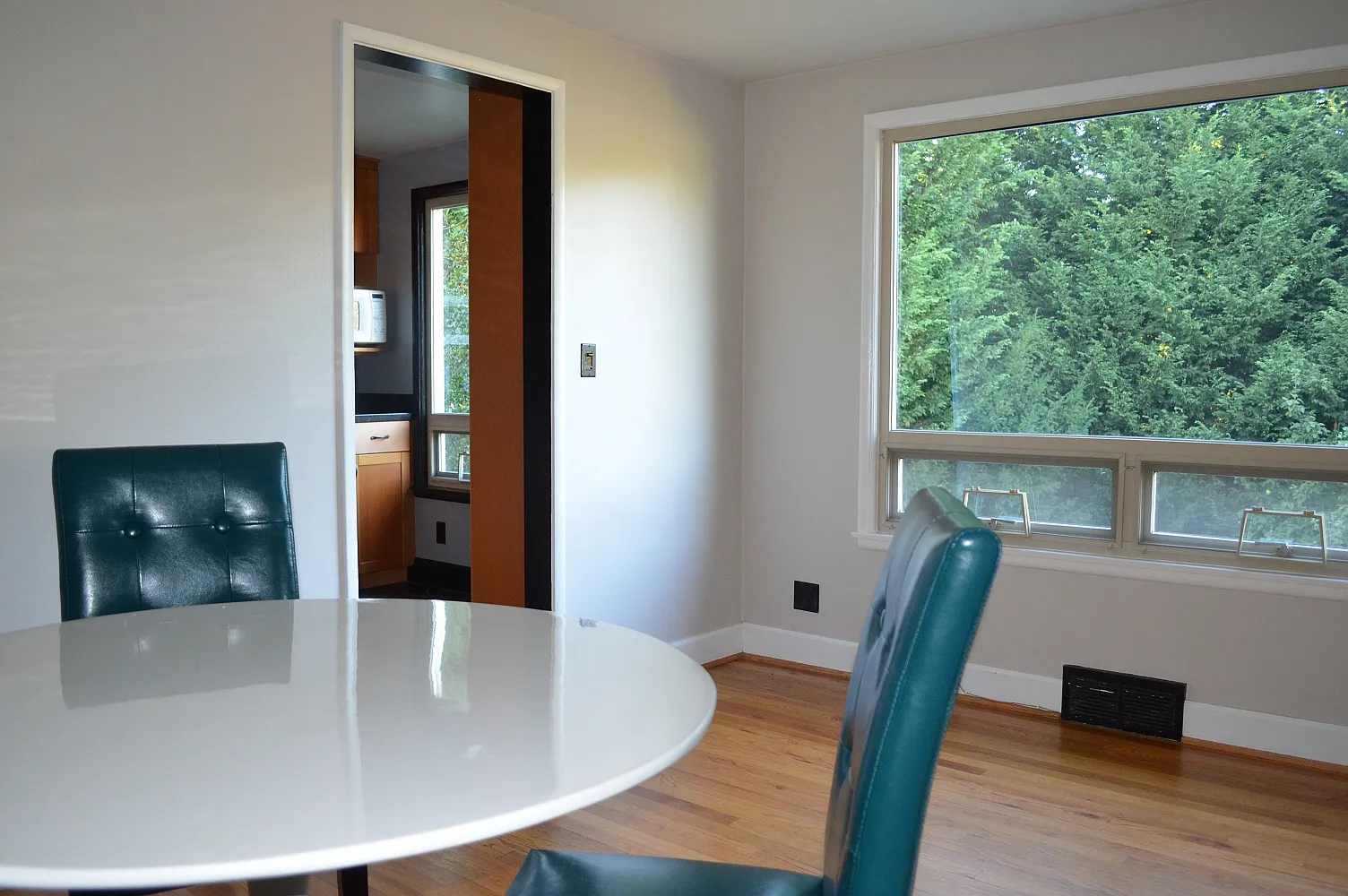 2 bed, 1190 sqft, $2,995 — Photo 4