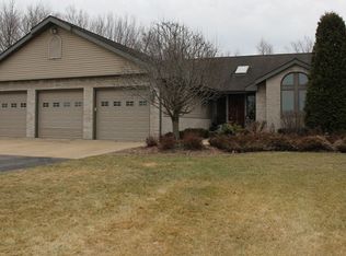 9805 Lawrenceville Rd, Garden Prairie, IL 61038
