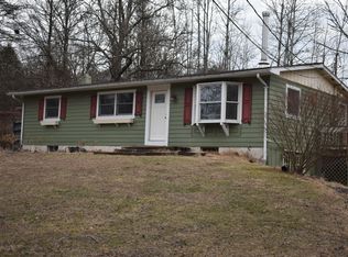 496 Frantz Rd, Brodheadsville, PA 18322