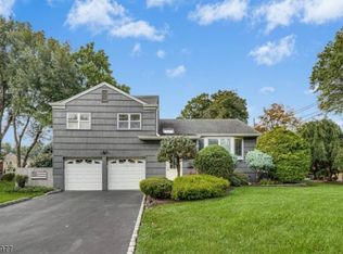 9 Shetland Dr, Cranford, NJ 07016