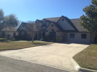 141 Weeping Willow, Uvalde, TX 78801