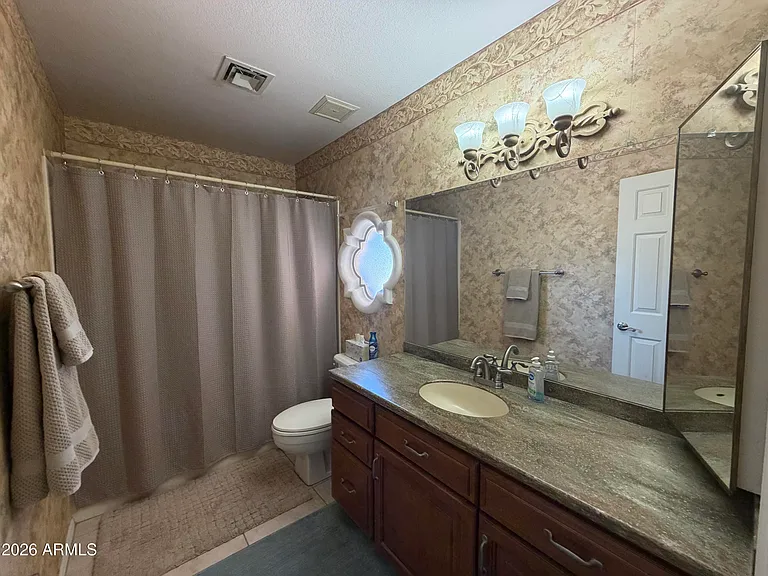 9418 W Tonto Ln — Photo 15