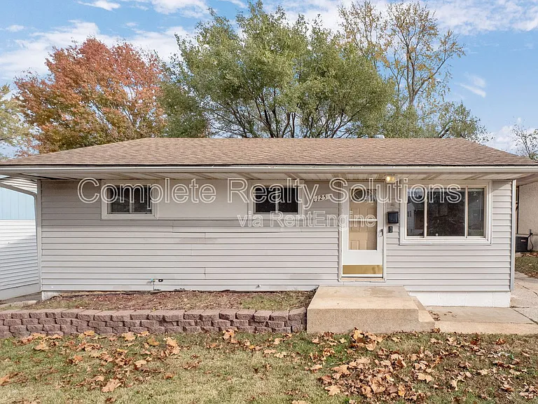 125 Perthshire Rd — Photo 4