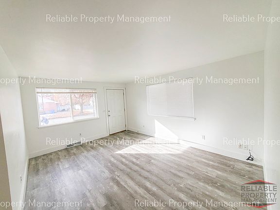 3rd image of 445 E 1 N