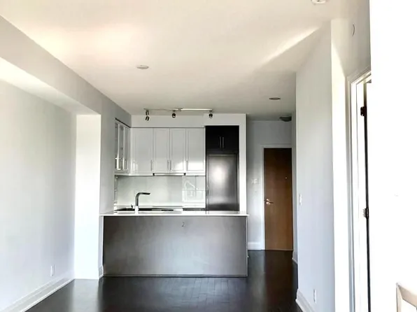 21 Clairtrell Rd, Toronto, ON