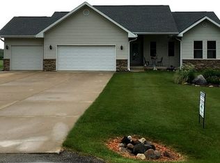 560 Penrose Rd, Dixon, IL 61021