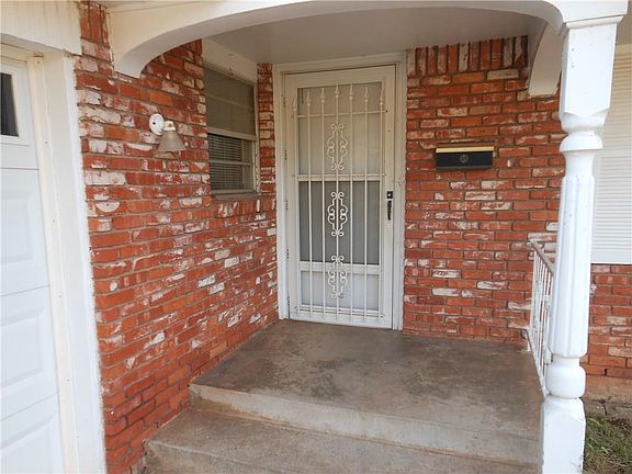 3rd image of 3308 Overland Dr