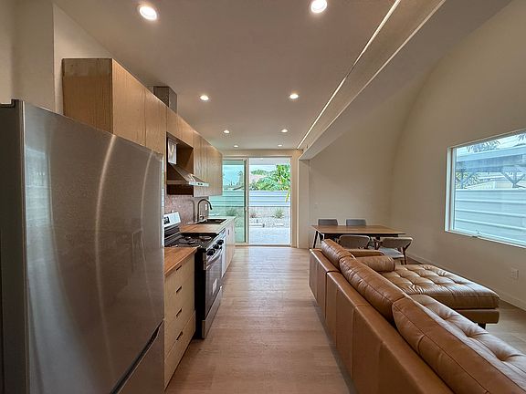 Living space - Kitchen and dining area