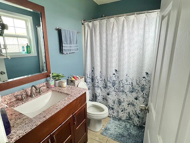 522 Foxfield Ct — Photo 4