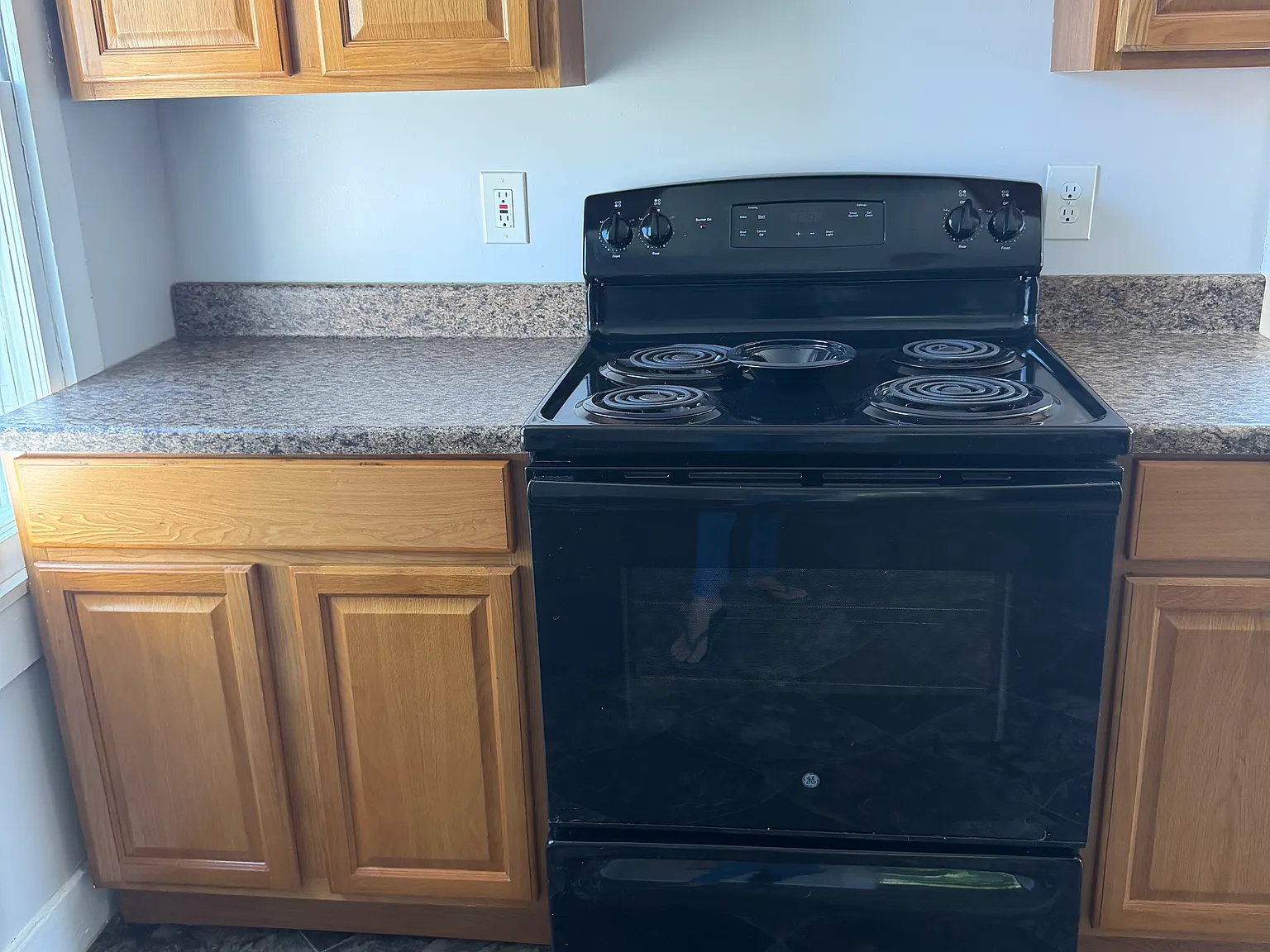 1 bed, 850 sqft, $1,300 — Photo 2
