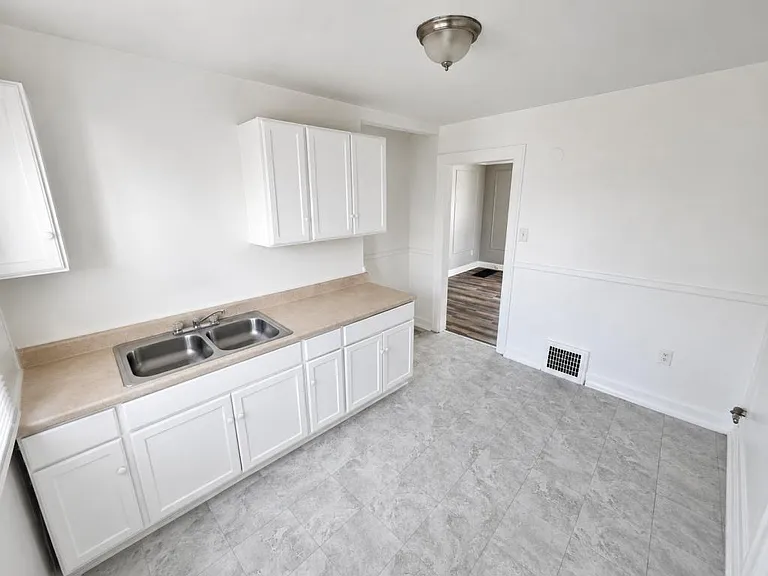 15311 Evanston St — Photo 5