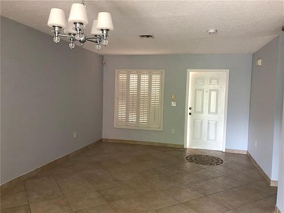 3rd image of 4060 Eastridge Dr