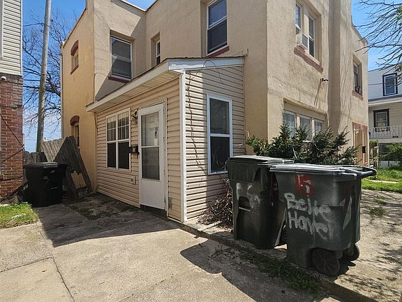 2nd image of 15 Belle Haven Ct