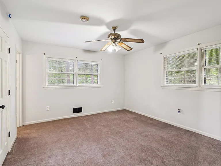 2600 Lantern Ln — Photo 13