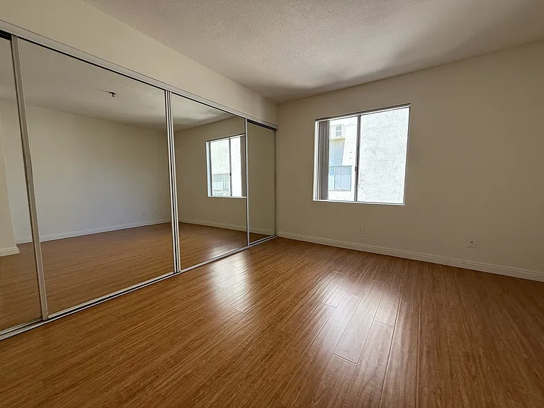 Midvale Towers — Photo 42
