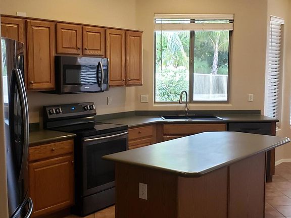 4th image of 9655 E Glencove Cir