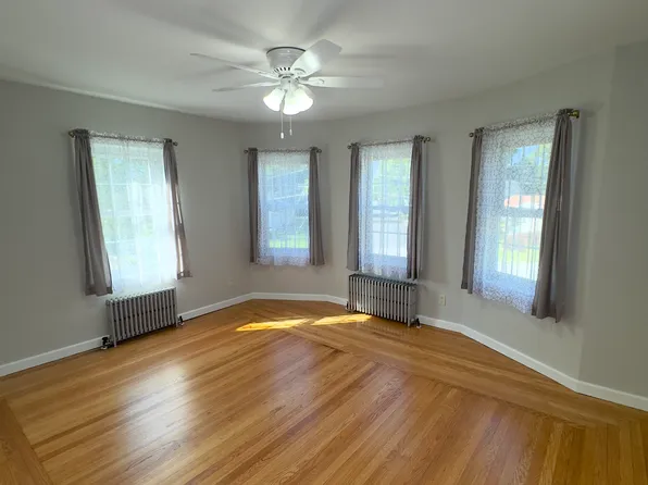 53 Pettaconsett Ave, Warwick, RI 02888