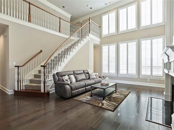 2nd image of 6433 Berwyn Dr