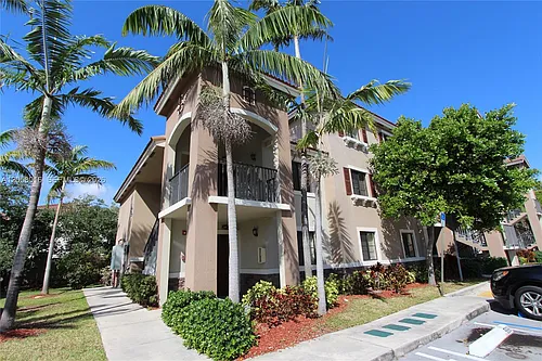 22831 SW 88th Pl #303 Photo 1