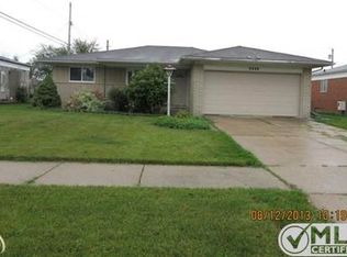 2986 Chesterfield Dr, Troy, MI 48083