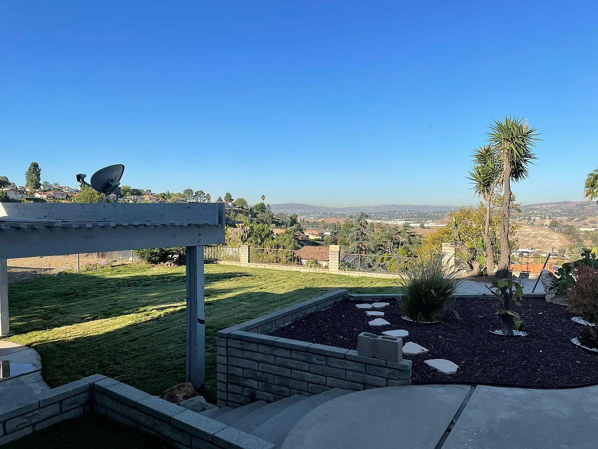 Building Photo - 925 N Del Sol Ln