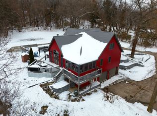 9120 Spring Valley Rd, Fulton, IL 61252