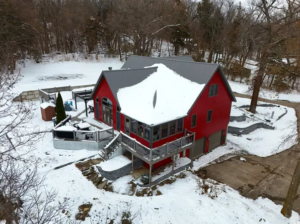 9120 Spring Valley Rd, Fulton, IL 61252