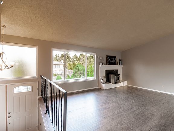 4th image of 3106 NE 130th Ct