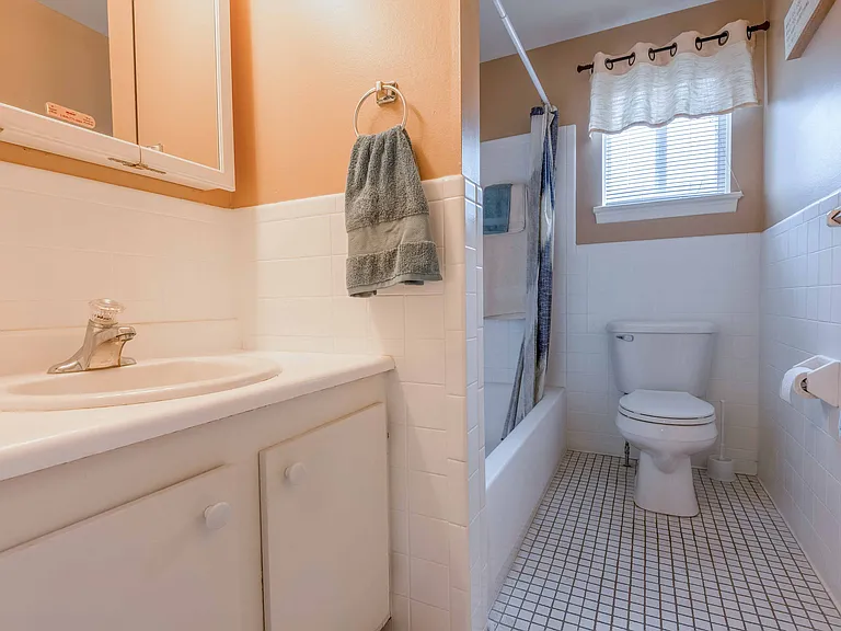 East Ridge Manor Apartment Homes — Photo 13