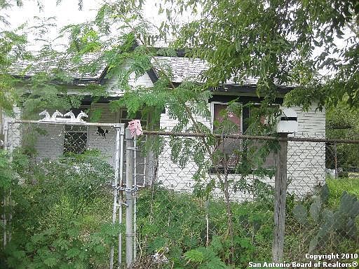 1st image of 327 Gabriel St