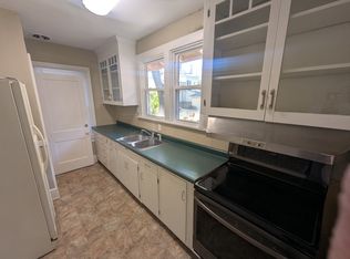 912 S 3rd St, Springfield, IL 62703