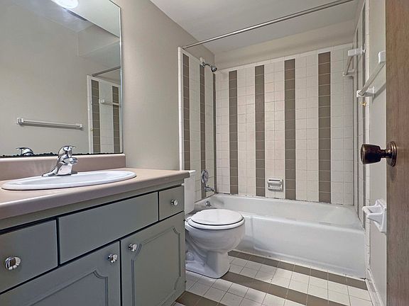 5th image of 4903 California St #13
