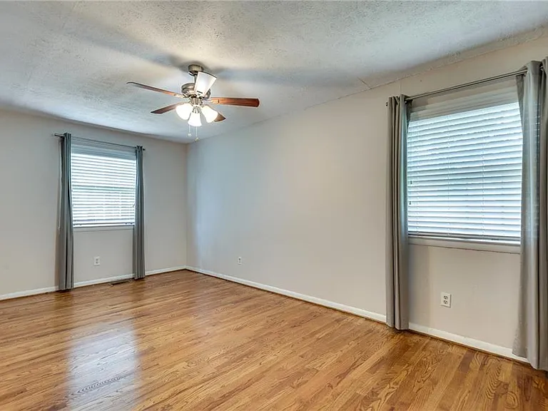 1424 Hosea L Williams Dr NE — Photo 25