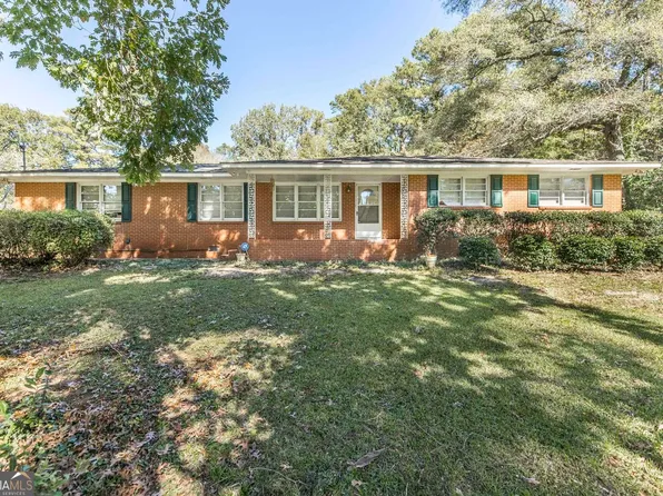 1102 Newport Rd, Macon, GA 31210