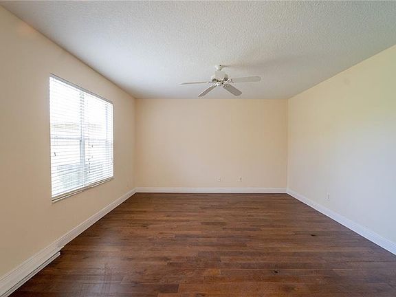 5th image of 2264 Hillshire Dr