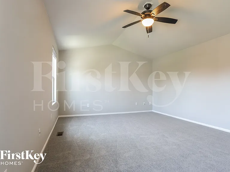 10634 Lewiston St — Photo 9