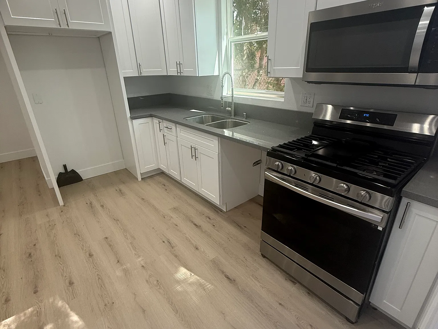 1144 S La Peer Dr — Photo 1