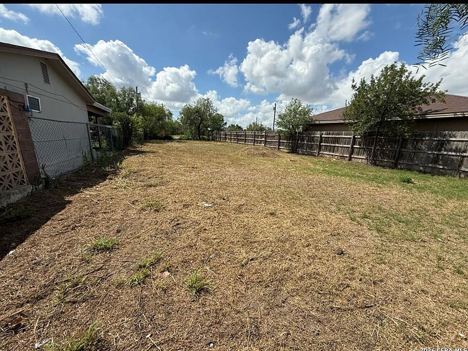 1st image of 1352 Siesta Drive