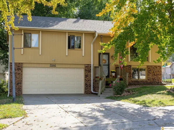 15941 Marinda Cir, Omaha, NE 68130