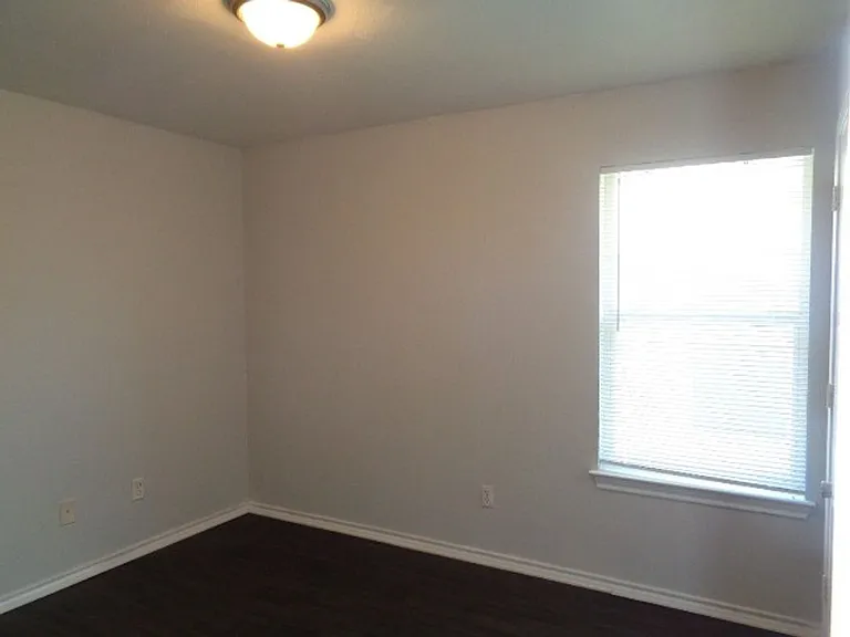 13649-13651 Biggs St — Photo 15