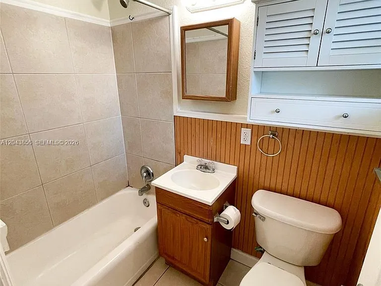 1309 NE 16th Ter #3 — Photo 8