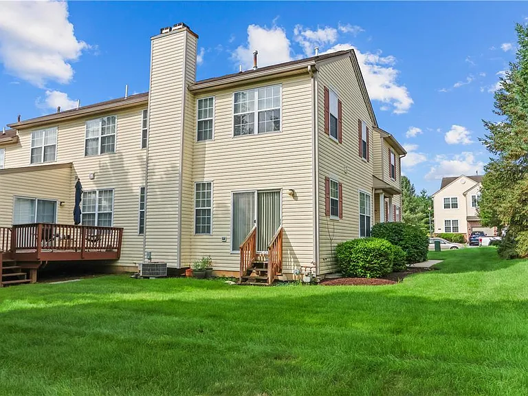 8100 Cross Creek Cir — Photo 18