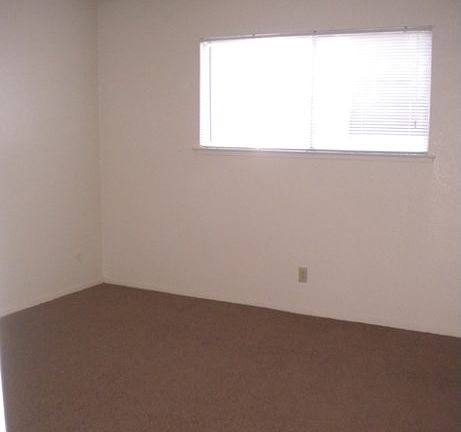 4th image of 1223 N Sylmar Ave APT 105
