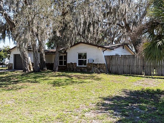 4th image of 6732 Pomander Ave